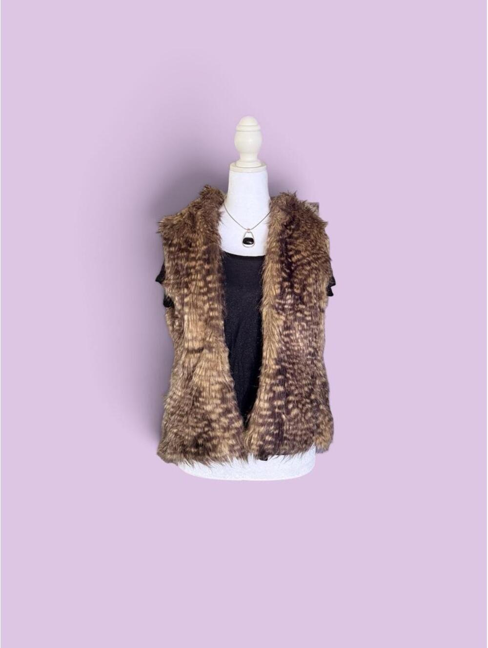 Vintage Mossimo Faux fur hooded vest with hood #boho #fall #vintage #y2k